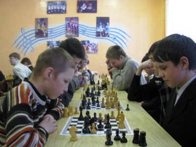 Турнир по шахматам среди школьных команд города Шумерли выявил победителей